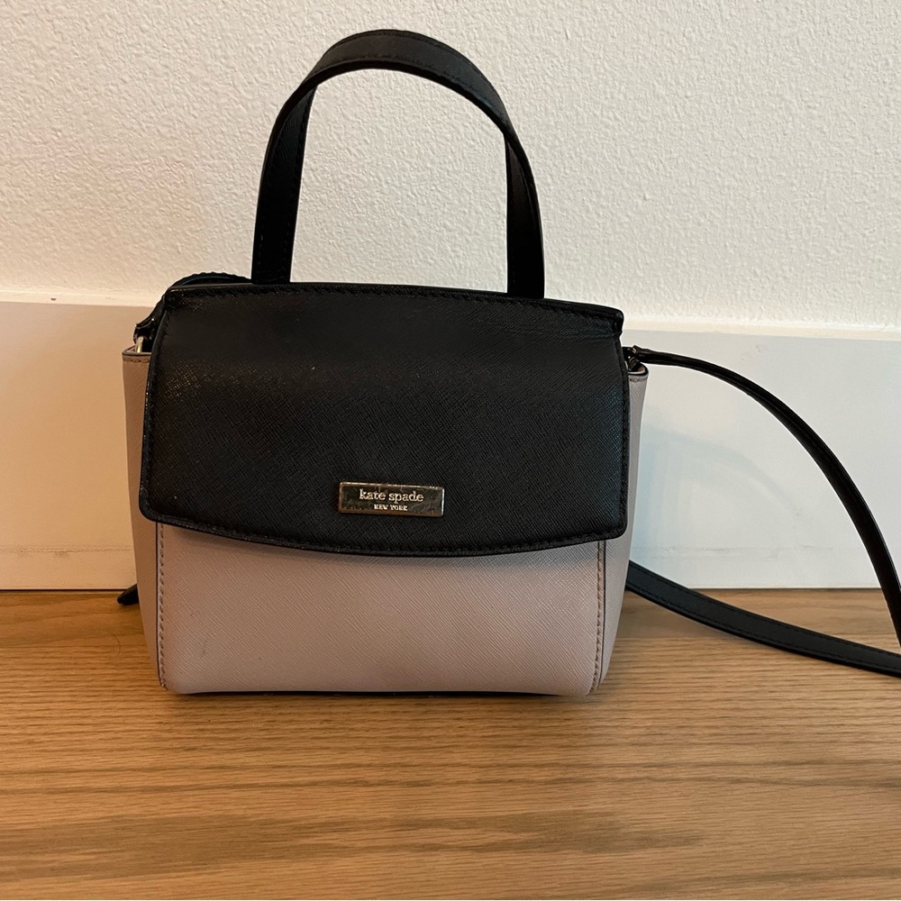 Kate Spade Black and Cream Shoulder Bag with Structured Design - Picture 3 of 6